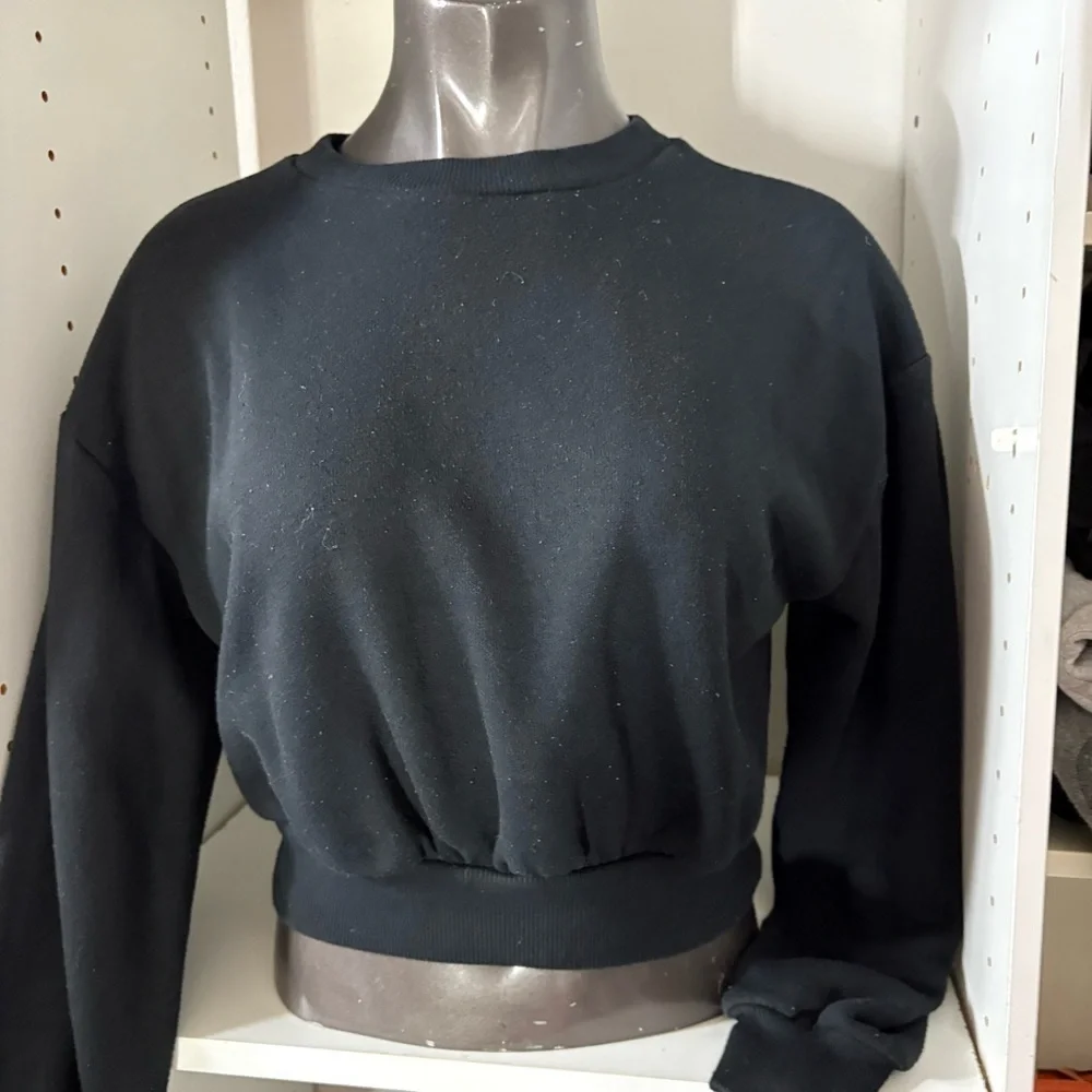 Woman’s wild fable crop top pull over sweatshirt, size medium - Picture 2 of 15